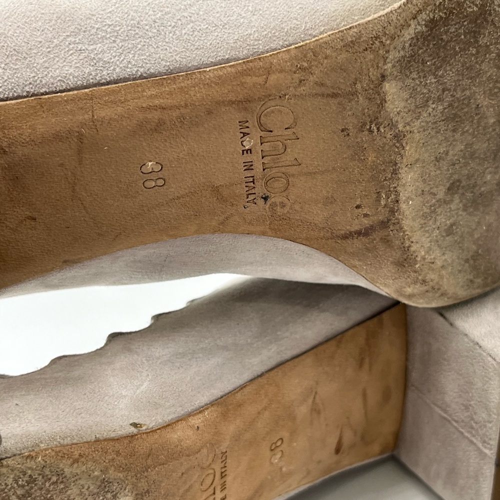 Chloe Light Grey Suede Lauren Scallop Trim Block Heel Pumps Sz 38/US 7 - Picture 11 of 15